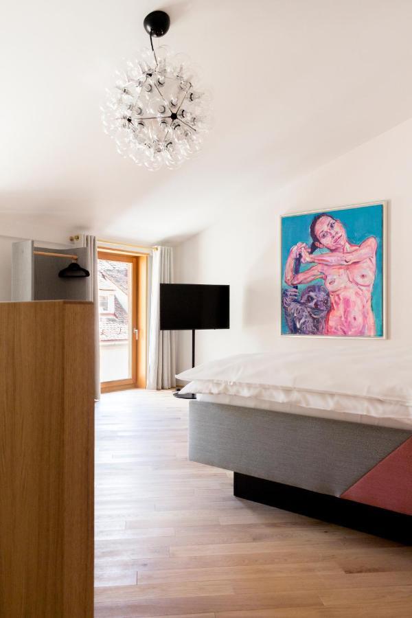 Kai 36 - Hotel Zwischen Fels Und Fluss Graz Eksteriør billede Installation view of the exhibition "The Body in Art", 2016