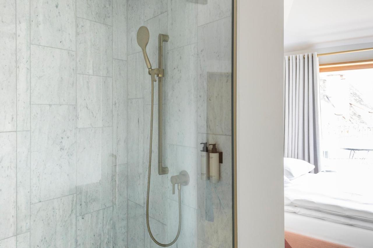 Kai 36 - Hotel Zwischen Fels Und Fluss Graz Eksteriør billede A shower