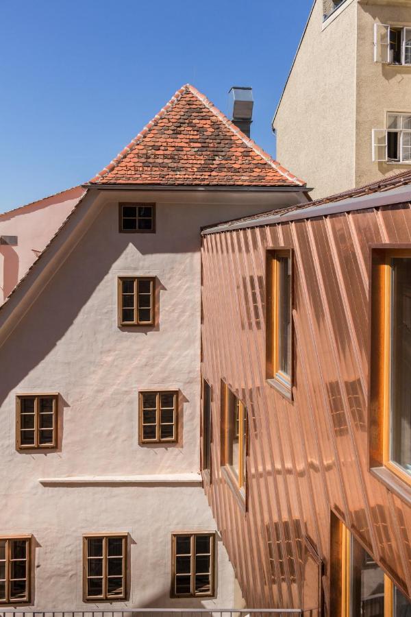 Kai 36 - Hotel Zwischen Fels Und Fluss Graz Eksteriør billede Copper cladding on a house in Regensburg, Germany